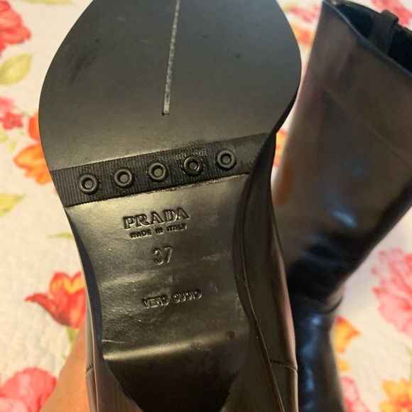 Prada Soft Leather Black boots with Kitten heels - Picture 12 of 16